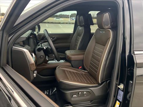 Used 2025 GMC Yukon Denali Ultimate image 7