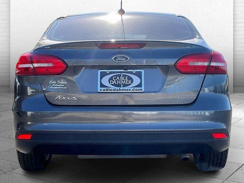 Used 2018 Ford Focus SE image 3