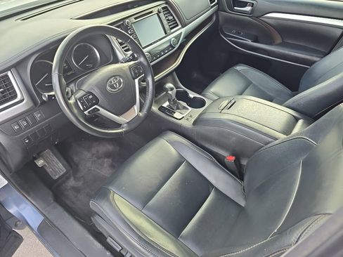 Used 2017 Toyota Highlander XLE image 9