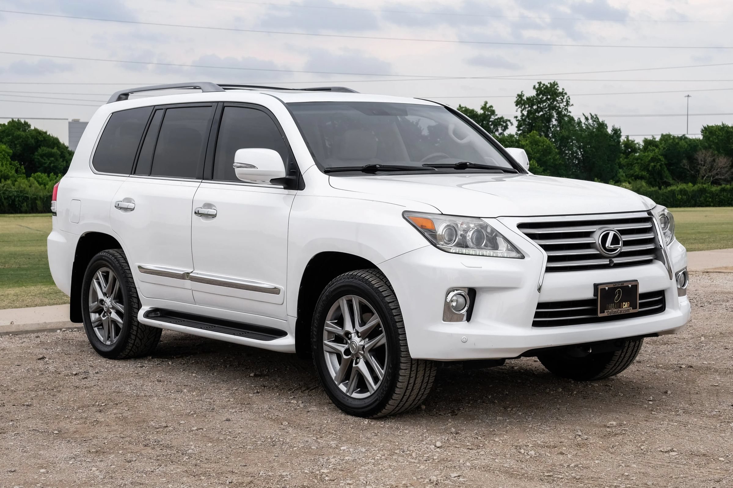 Used 2013 Lexus LX 570 4WD w/ Luxury Pkg image 8