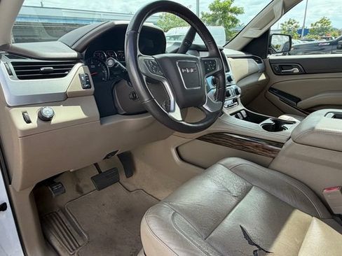 Used 2018 GMC Yukon XL SLT w/ Open Road Package RWD image 11