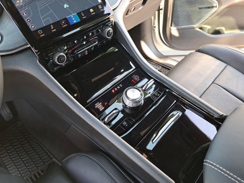 Used 2023 Jeep Grand Cherokee Overland w/ Advanced Protech Group III image 24