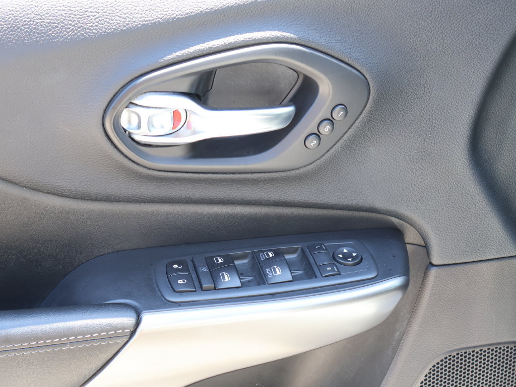 Used 2020 Jeep Cherokee Limited FWD image 21