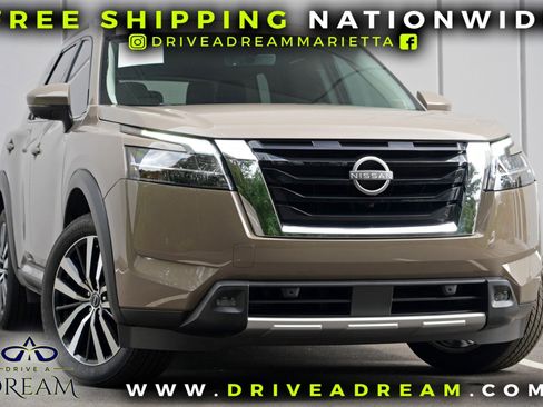 Used 2024 Nissan Pathfinder Platinum FWD image 2