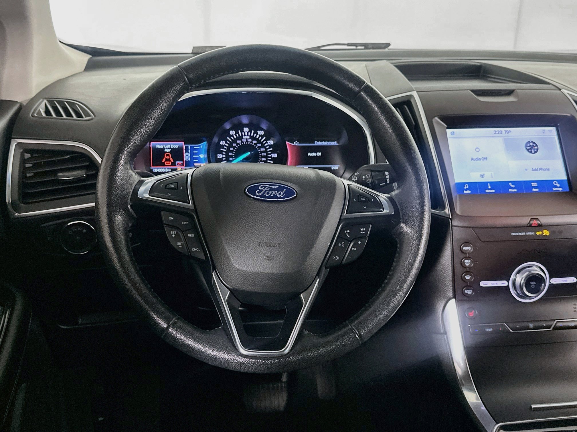 Used 2020 Ford Edge Titanium FWD image 18