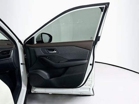 Used 2023 Nissan Rogue SV FWD image 30