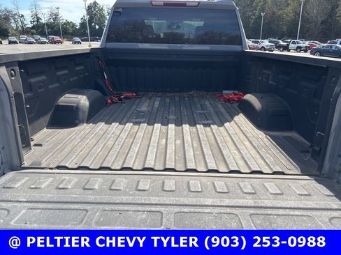 Used 2025 Chevrolet Silverado 2500 Custom w/ Custom Value Package image 7