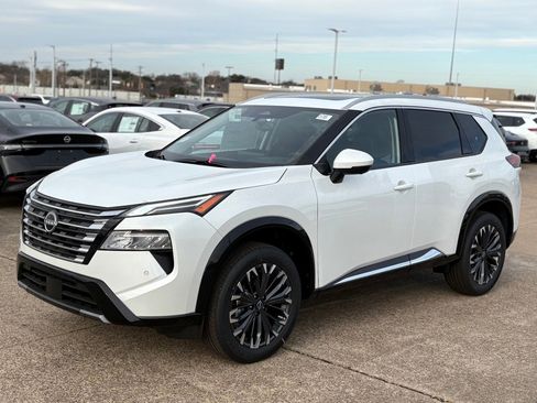 New 2026 Nissan Rogue Platinum image 4