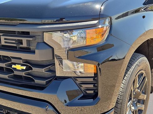 Used 2023 Chevrolet Silverado 1500 Custom RWD image 9