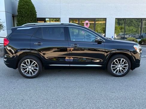 Used 2023 GMC Terrain Denali w/ Denali Premium Package AWD/4WD image 6