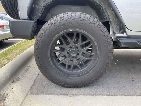 Used 2017 Jeep Wrangler Unlimited Sport AWD/4WD image 5