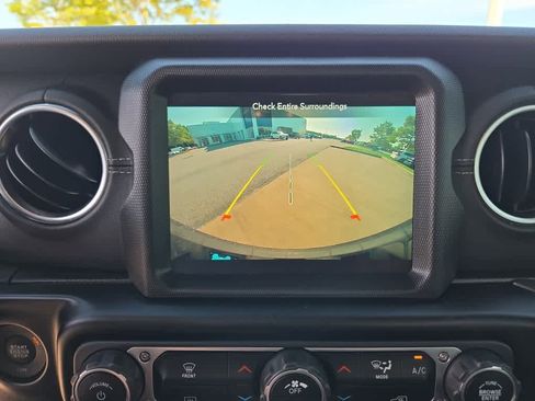 Used 2022 Jeep Wrangler Unlimited Sahara w/ Safety Group image 33