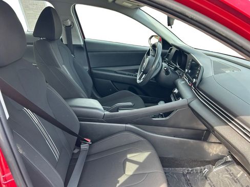 Used 2023 Hyundai Elantra SEL image 15