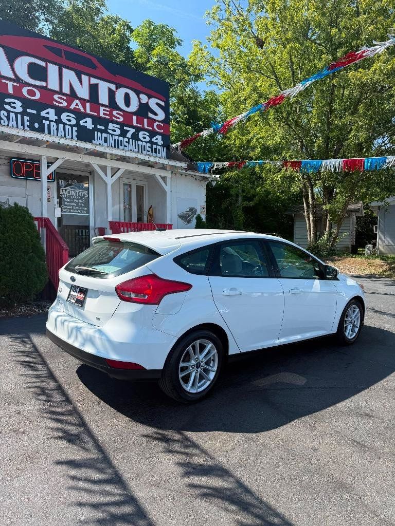 Used 2017 Ford Focus SE FWD image 6