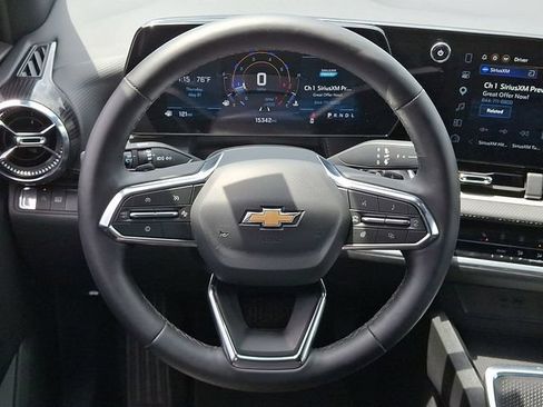 Used 2026 Chevrolet Equinox LT FWD image 19