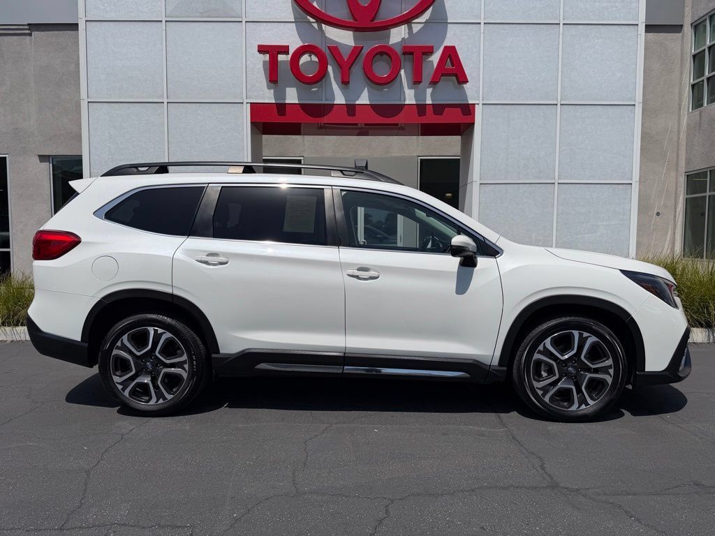 Used 2023 Subaru Ascent Limited AWD/4WD image 8