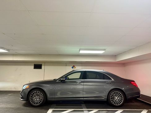 Used 2020 Mercedes-Benz S 560 4MATIC Sedan image 2