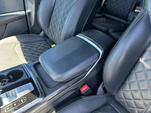 Used 2023 Audi SQ7 Prestige w/ Sport Package AWD/4WD image 14