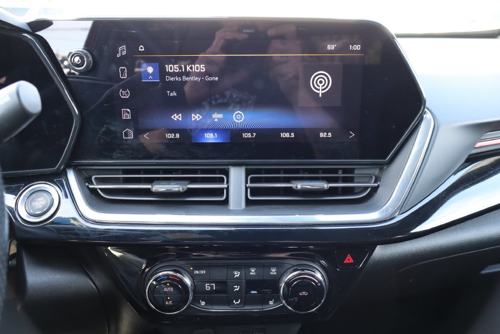 Used 2024 Chevrolet Trax RS w/ Driver Confidence Package FWD image 7