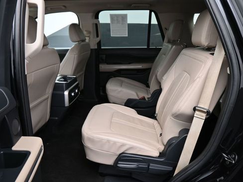 Used 2023 Ford Expedition Limited AWD/4WD image 19