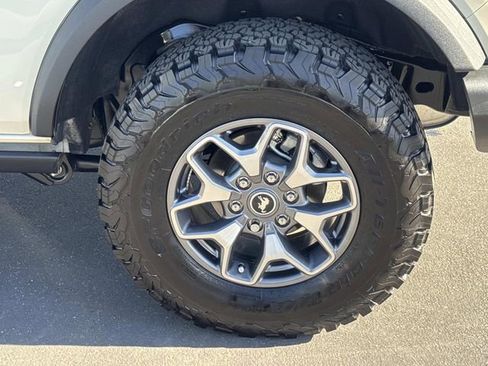 Certified 2025 Ford Bronco Badlands image 39