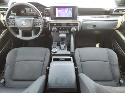 Certified 2025 Toyota Tacoma SR5 AWD/4WD image 23
