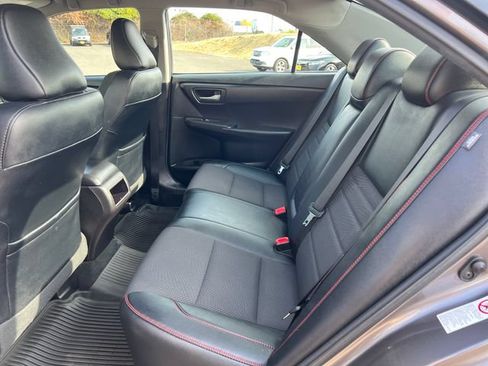 Used 2017 Toyota Camry SE FWD image 14
