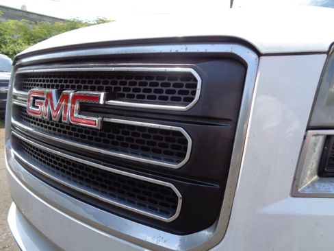 Used 2016 GMC Acadia SLT image 9