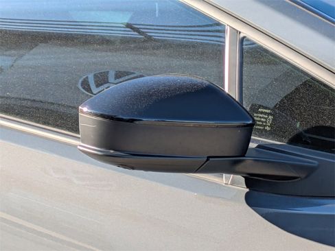 Used 2024 Toyota Prius Prime SE image 12