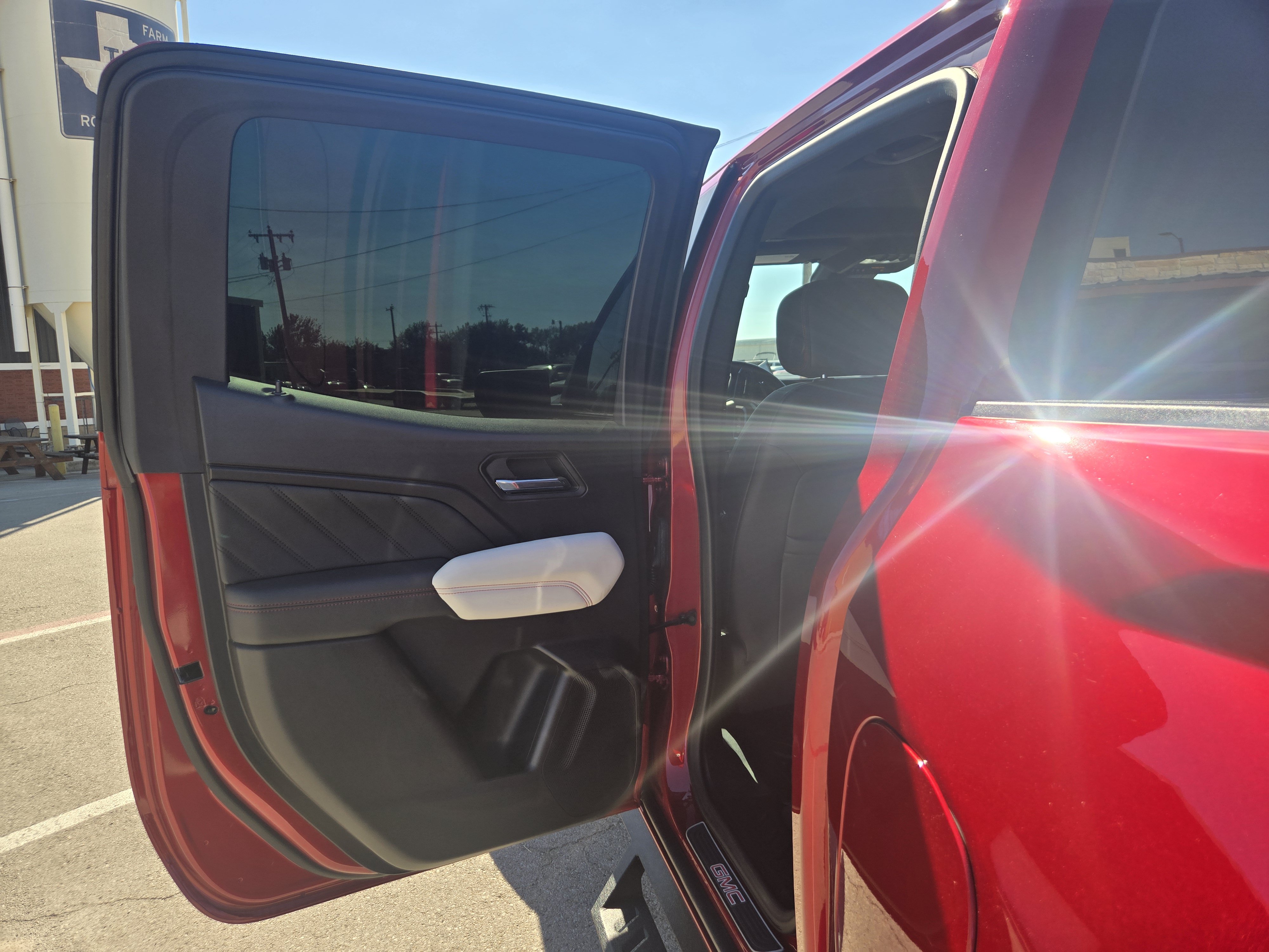 Used 2023 GMC Canyon AT4X AWD/4WD image 6