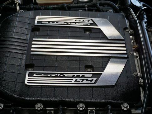 Used 2015 Chevrolet Corvette Z06 w/ 3LZ Preferred Equipment Group image 37