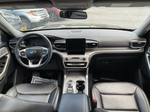 Used 2023 Ford Explorer XLT w/ Equipment Group 202A AWD/4WD image 53