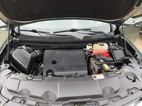 Used 2022 Chevrolet Traverse LT FWD image 20