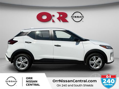 New 2025 Nissan Kicks Play S image 4