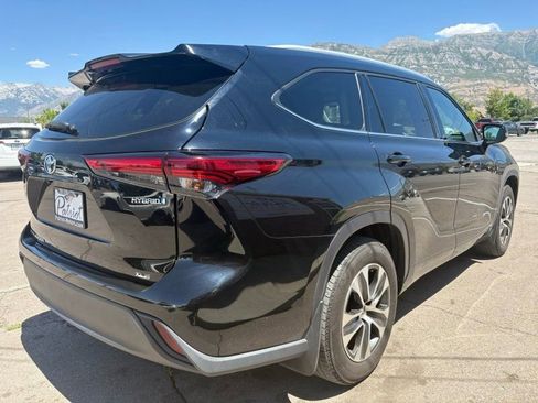 Used 2022 Toyota Highlander XLE image 6