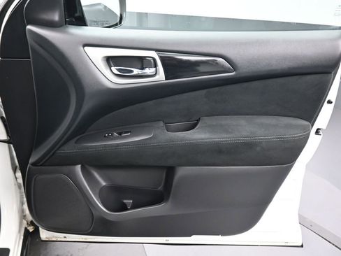 Used 2015 Nissan Pathfinder S image 48