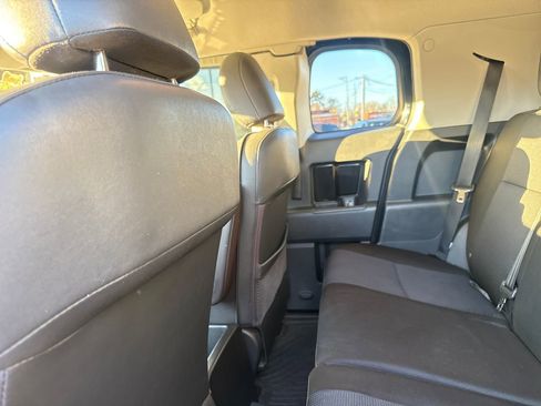 Used 2014 Toyota FJ Cruiser 4WD image 16