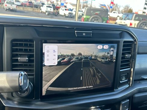 New 2026 Ford F250 Lariat w/ Black Appearance Package image 39