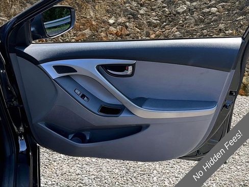 Used 2014 Hyundai Elantra SE FWD image 20