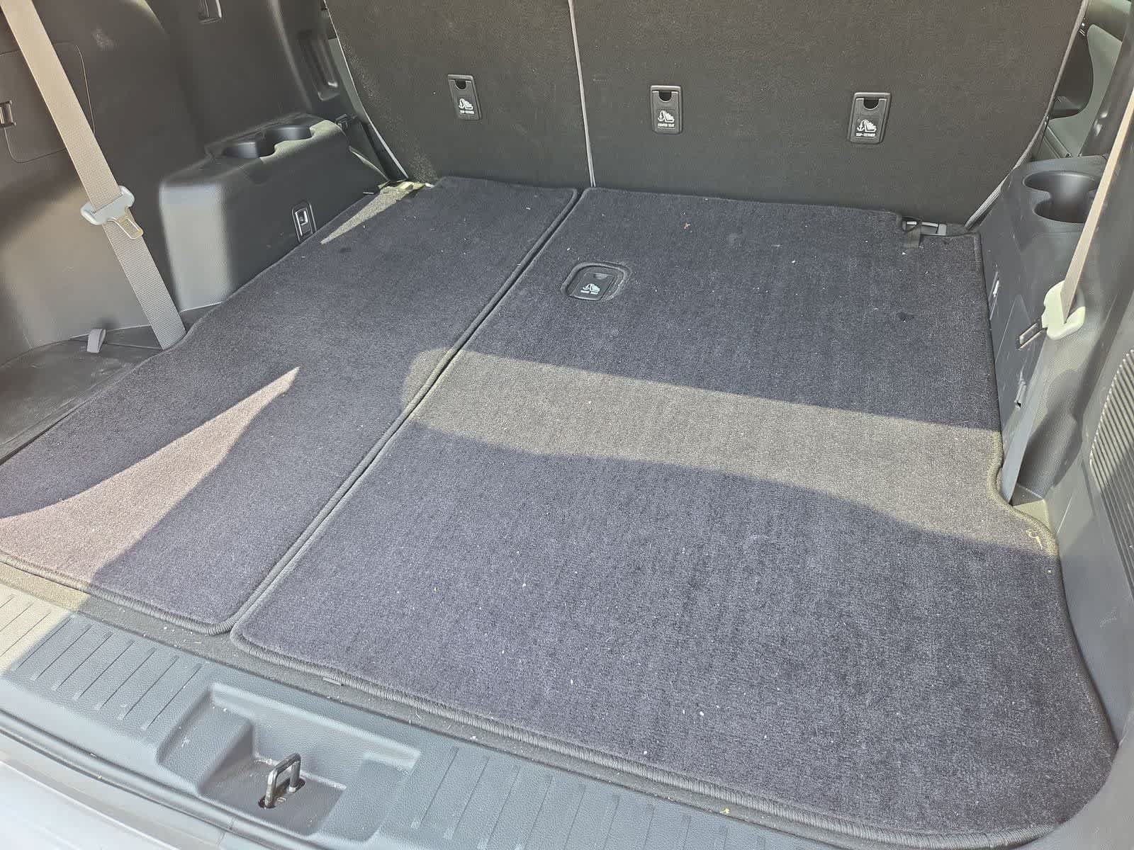Used 2023 Toyota Highlander LE FWD image 30
