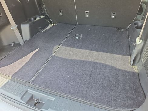 Used 2023 Toyota Highlander LE FWD image 30
