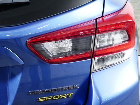 Used 2021 Subaru Crosstrek 2.5i Sport w/ Moonroof Package image 17