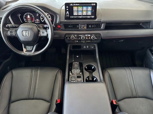 Used 2025 Honda Pilot TrailSport image 26