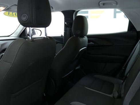 Used 2023 Chevrolet TrailBlazer LS image 25