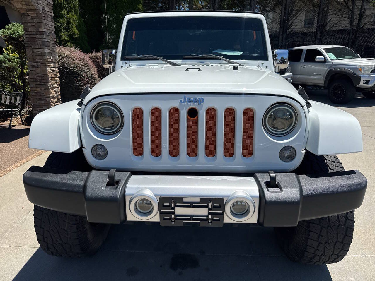 Used 2015 Jeep Wrangler Unlimited Sahara AWD/4WD image 9