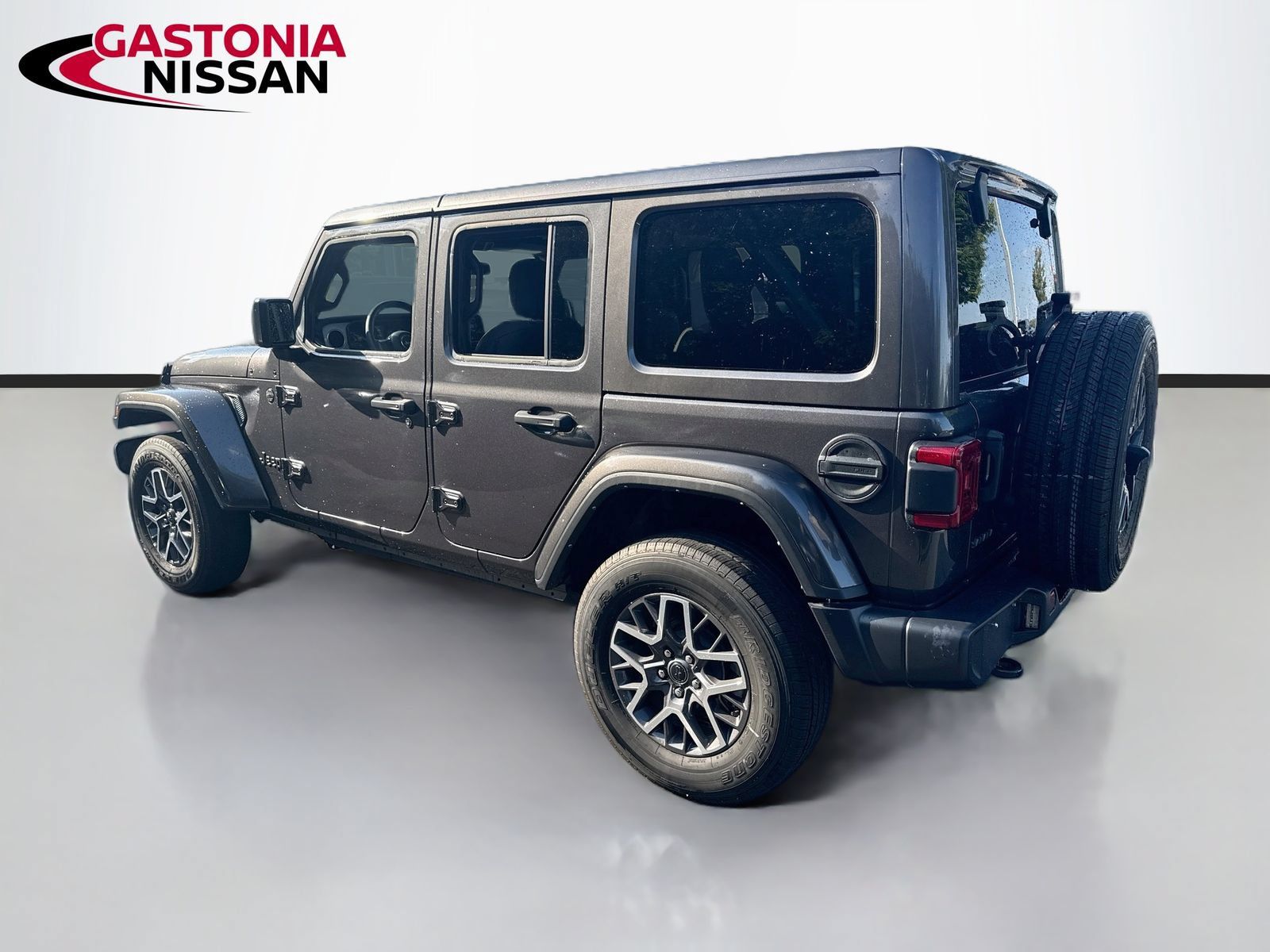 Used 2025 Jeep Wrangler Unlimited Sahara AWD/4WD image 6