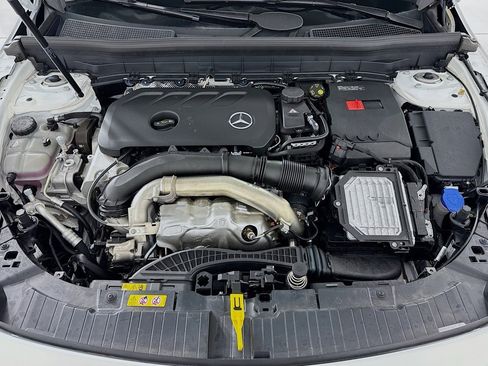 New 2026 Mercedes-Benz GLB 250 image 10