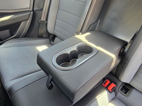 Used 2025 Volkswagen Jetta SE w/ Sunroof Package FWD image 31