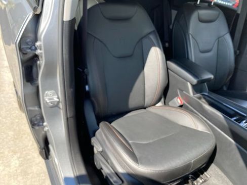 Used 2022 Jeep Compass Latitude AWD/4WD image 32