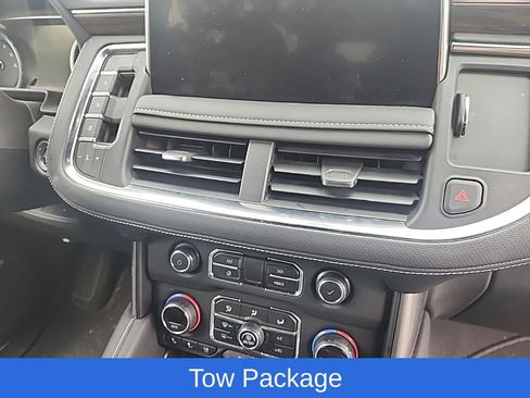Used 2021 Chevrolet Suburban Premier w/ Premium Package AWD/4WD image 18
